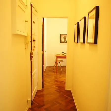 Ferreira Borges Apartment *